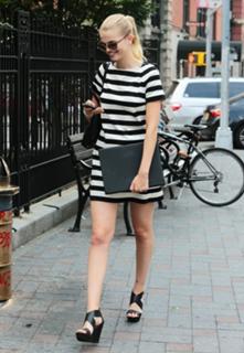 Daphne Groeneveld feet photo 20