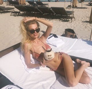 Daphne Groeneveld feet photo 14