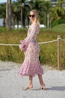 Daphne Groeneveld feet photo 1