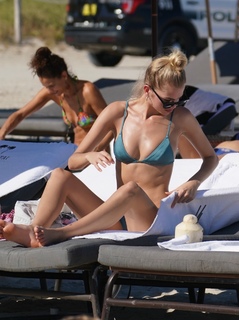 Daphne Groeneveld feet photo 8