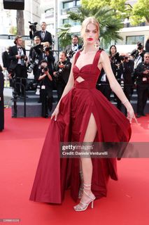 Daphne Groeneveld feet photo 9