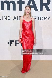 Daphne Groeneveld feet photo 1