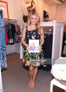 Daphne Oz feet photo 9