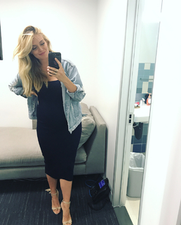 Daphne Oz feet photo 15
