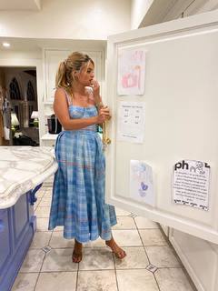 Daphne Oz feet photo 15