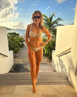 Daphne Oz feet photo 7