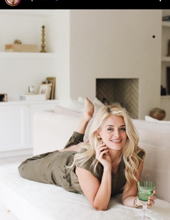 Daphne Oz feet photo 2