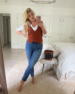Daphne Oz feet photo 18