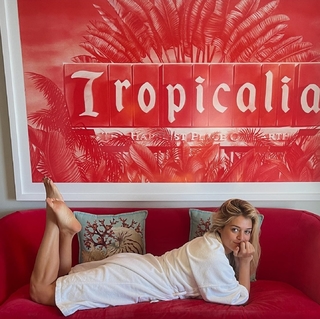 Daphne Oz feet photo 16