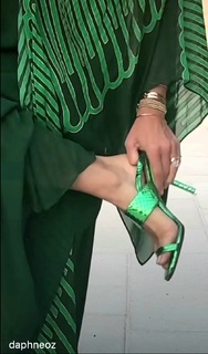 Daphne Oz feet photo 7