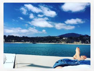 Daphne Zuniga feet photo thumbnail