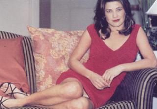 Daphne Zuniga feet photo thumbnail