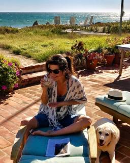 Daphne Zuniga feet photo thumbnail