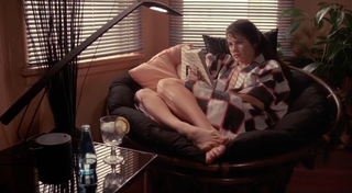 Daphne Zuniga feet photo thumbnail