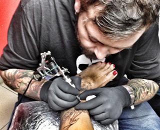 Dara Rolins feet photo thumbnail