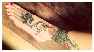 Dara Rolins feet photo thumbnail