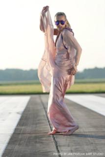 Dara Rolins feet photo thumbnail