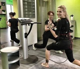 Dara Rolins feet photo thumbnail