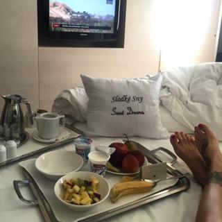 Dara Rolins feet photo thumbnail