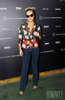 Dara Rolins feet photo thumbnail