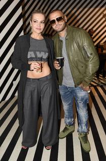 Dara Rolins feet photo thumbnail