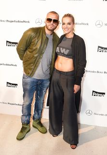 Dara Rolins feet photo thumbnail