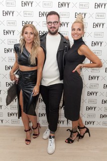 Dara Rolins feet photo thumbnail