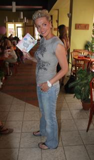 Dara Rolins feet photo thumbnail