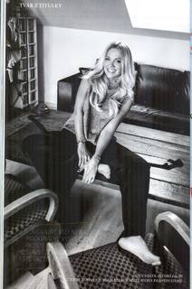 Dara Rolins feet photo thumbnail