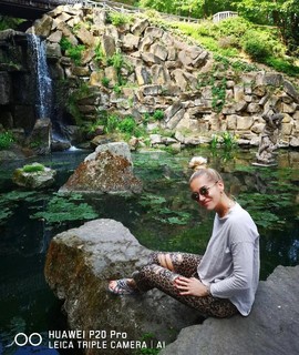 Dara Rolins feet photo thumbnail