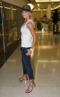 Dara Rolins feet photo thumbnail