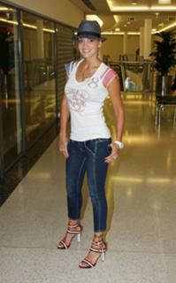 Dara Rolins feet photo thumbnail