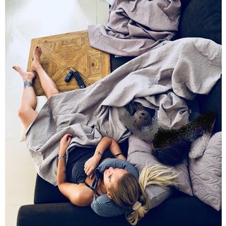 Dara Rolins feet photo thumbnail