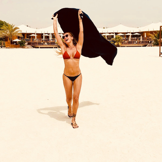 Dara Rolins feet photo thumbnail