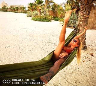 Dara Rolins feet photo thumbnail