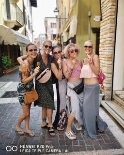 Dara Rolins feet photo thumbnail