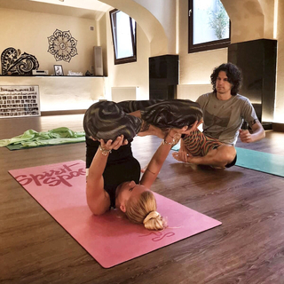 Dara Rolins feet photo thumbnail