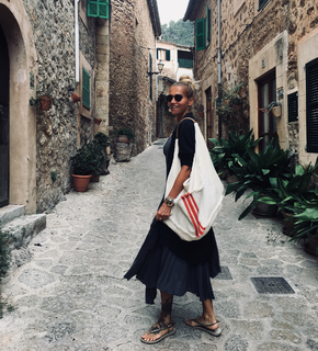 Dara Rolins feet photo thumbnail