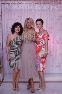 Dara Rolins feet photo thumbnail