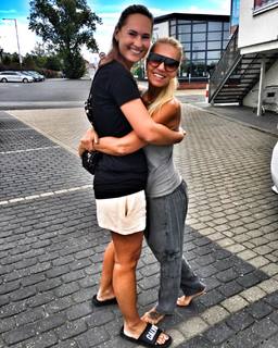 Dara Rolins feet photo thumbnail