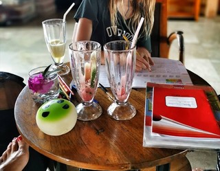 Dara Rolins feet photo thumbnail