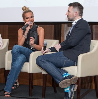 Dara Rolins feet photo thumbnail