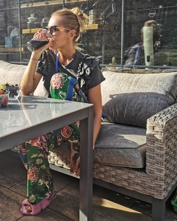 Dara Rolins feet photo thumbnail