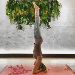 Dara Rolins feet photo thumbnail