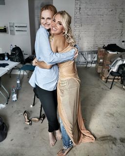 Dara Rolins feet photo thumbnail