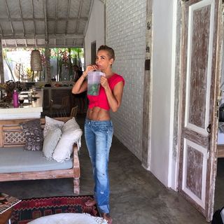 Dara Rolins feet photo thumbnail