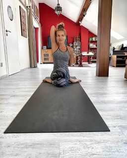 Dara Rolins feet photo thumbnail