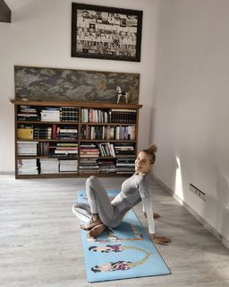 Dara Rolins feet photo thumbnail