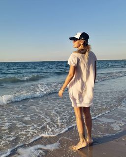 Dara Rolins feet photo thumbnail