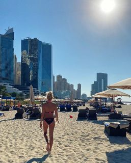 Dara Rolins feet photo thumbnail